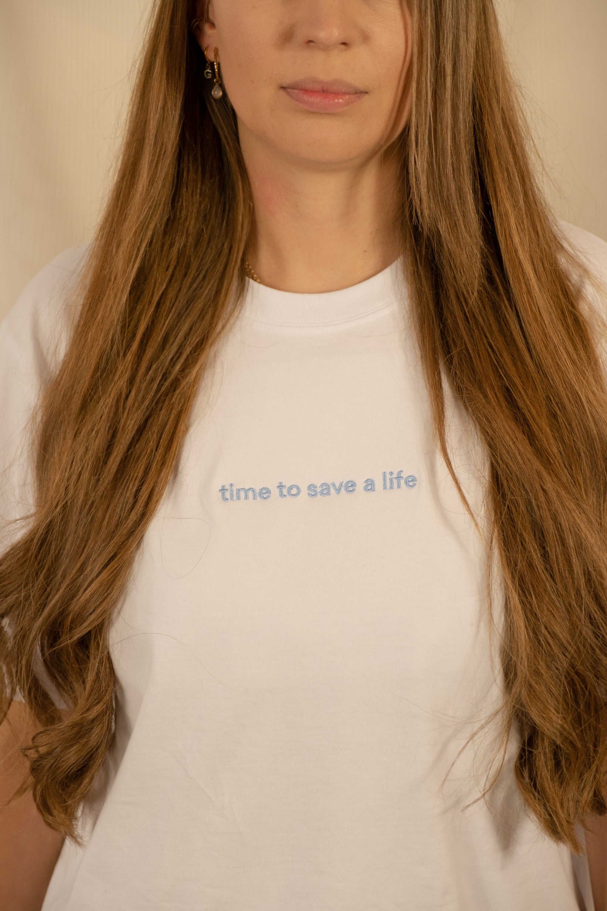 T-Shirt "Time to save a life" in weiß
