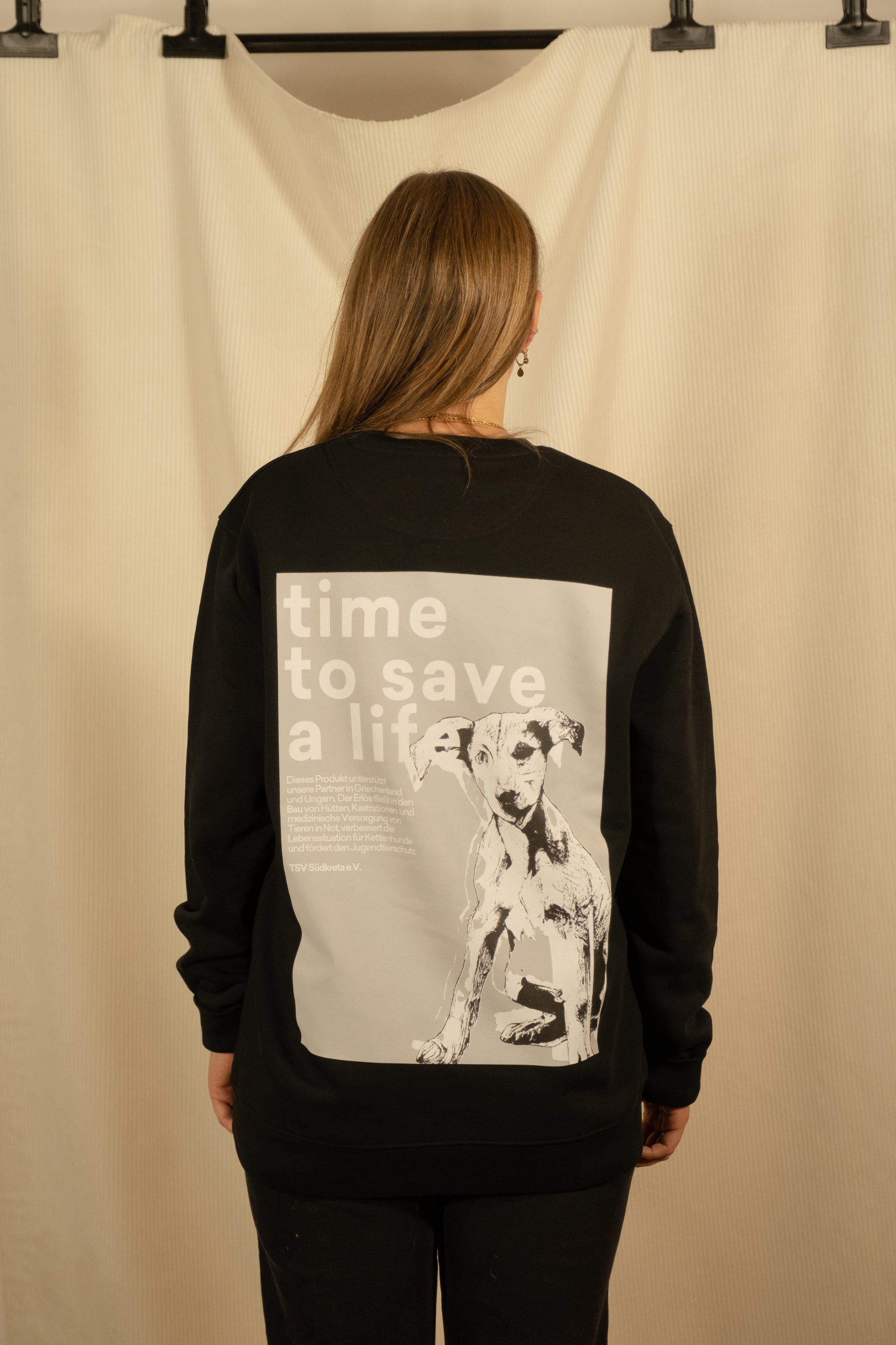 Crewneck "Time to save a life" in schwarz