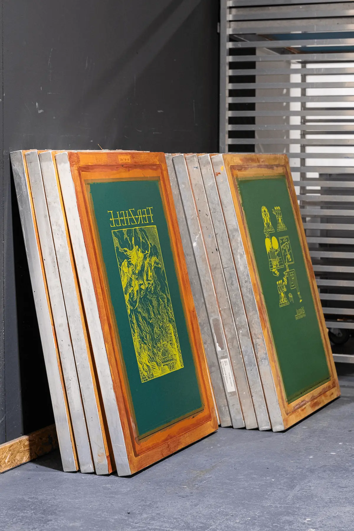 Siebdruck auf AS Colour Textilien bei TIME/LESS Prints.